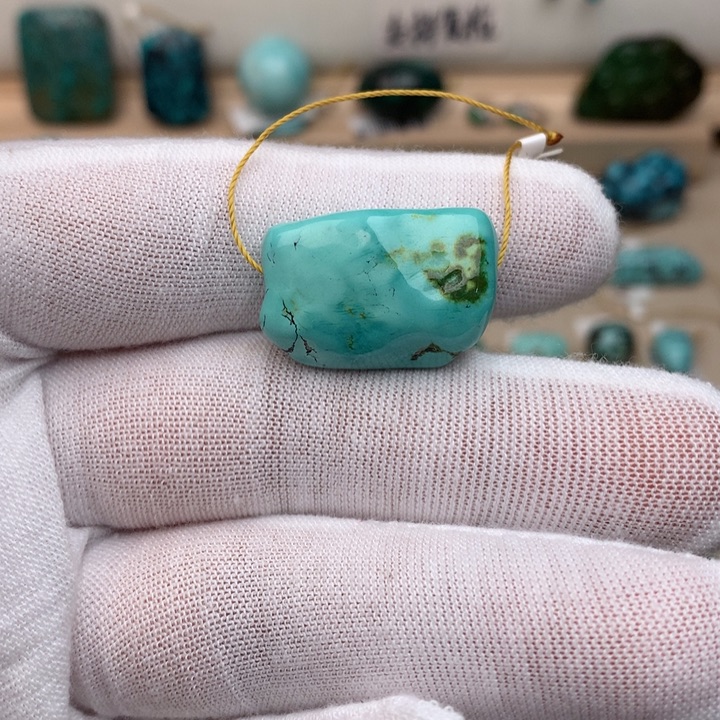 绿松石未镶嵌珠宝奇石