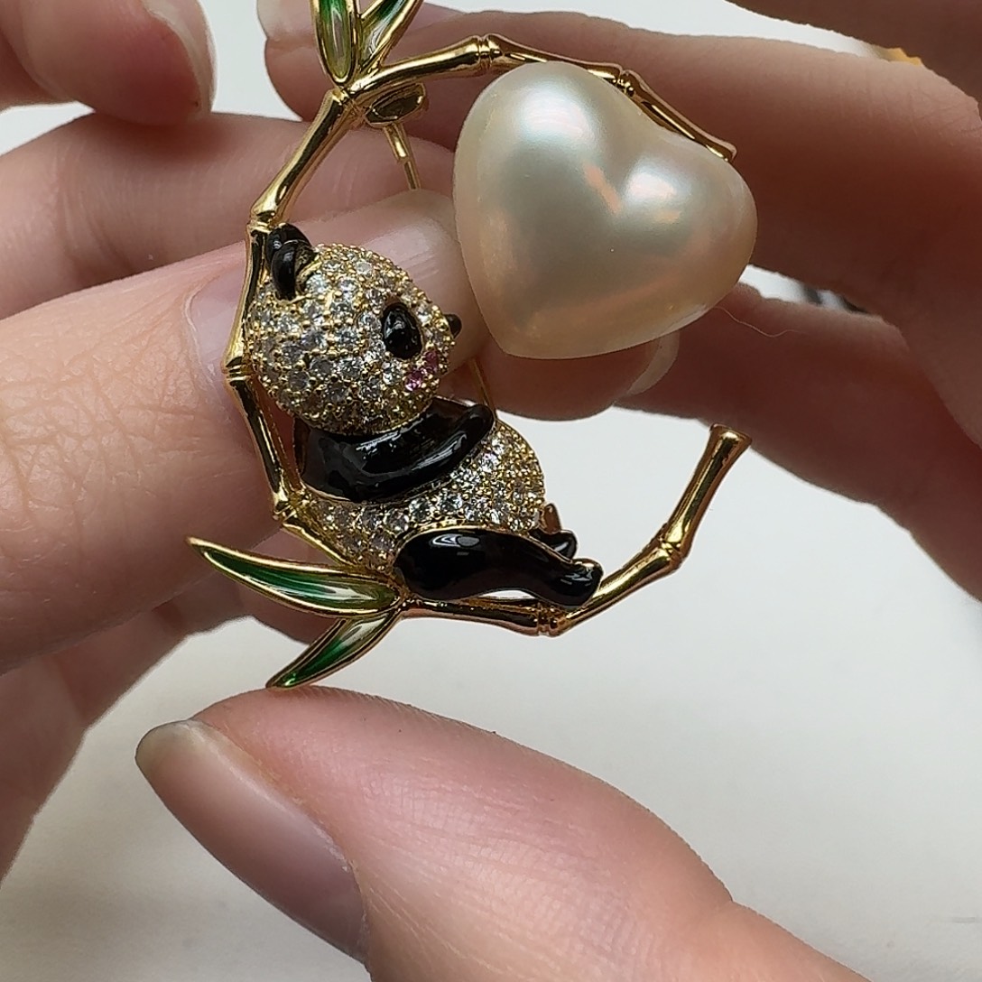 未镶嵌拼合珍珠（马贝珠）胸针