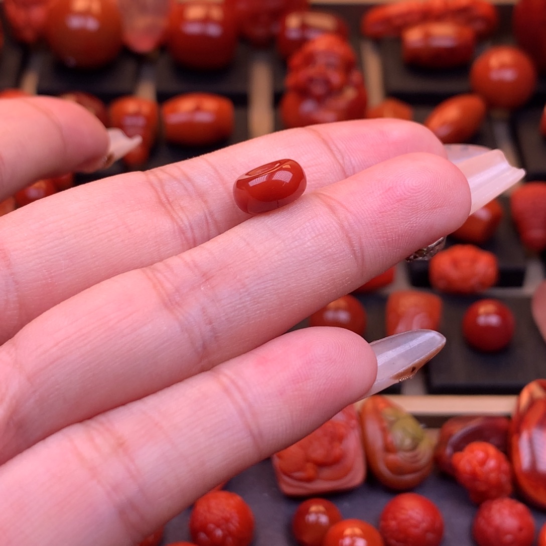 南红玛瑙未镶嵌川料原矿扣子9.7mm