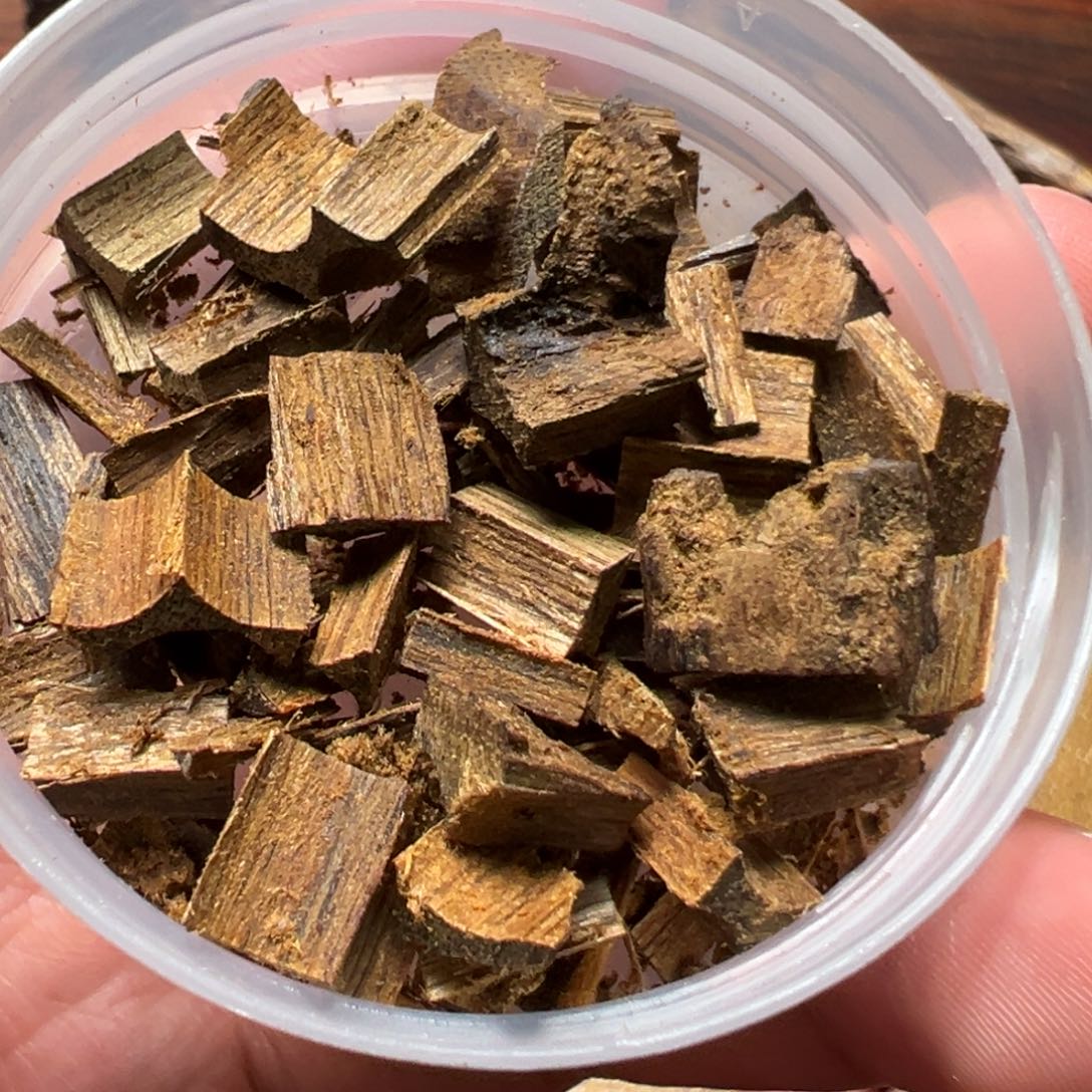 沉香沉香碎屑文莱黑棋碎料1克