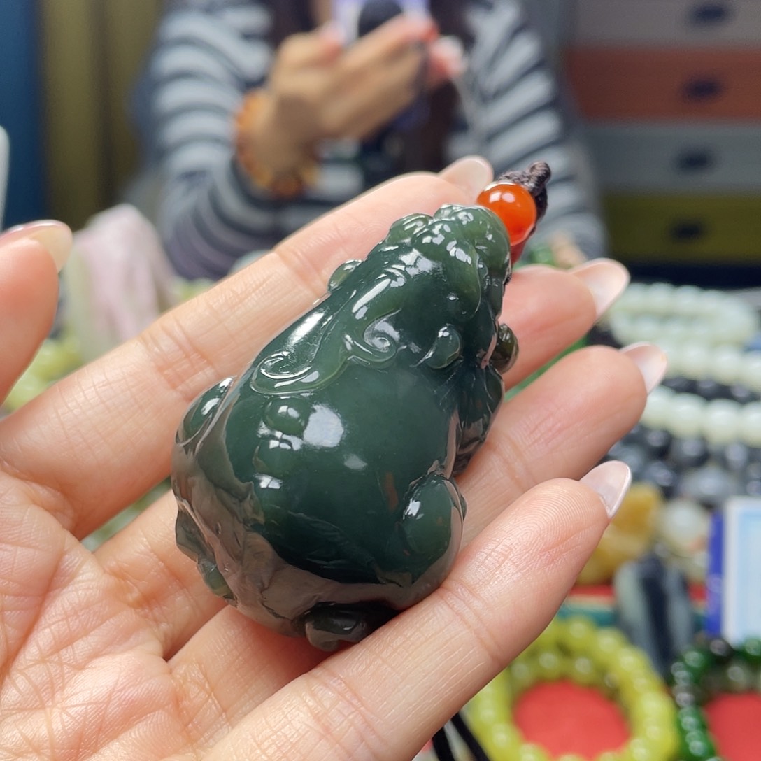 未镶嵌和田玉（糖玉）把件