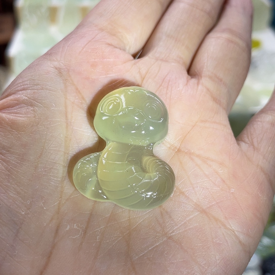 蛇纹石玉颈饰未镶嵌
