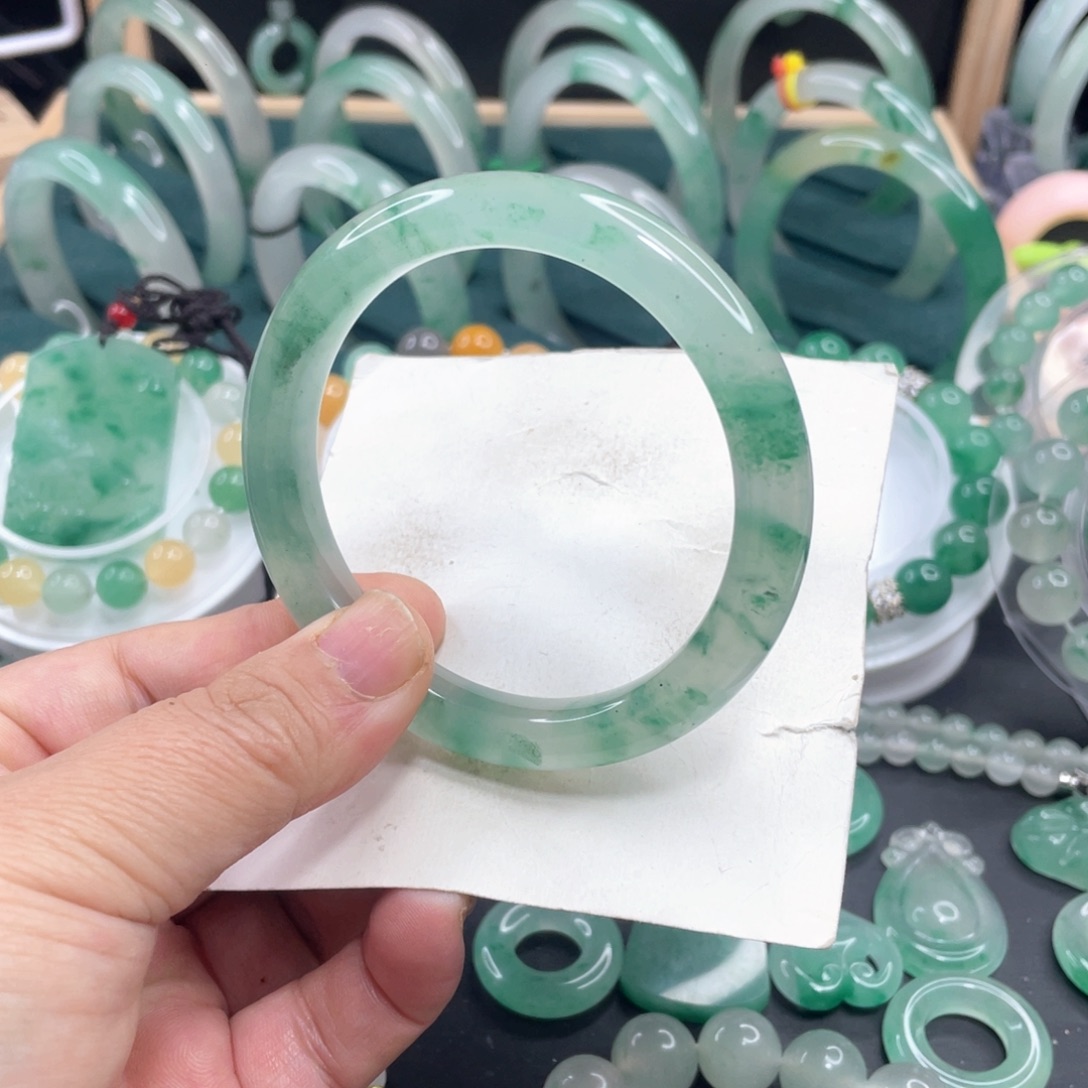 石英质玉未镶嵌手镯