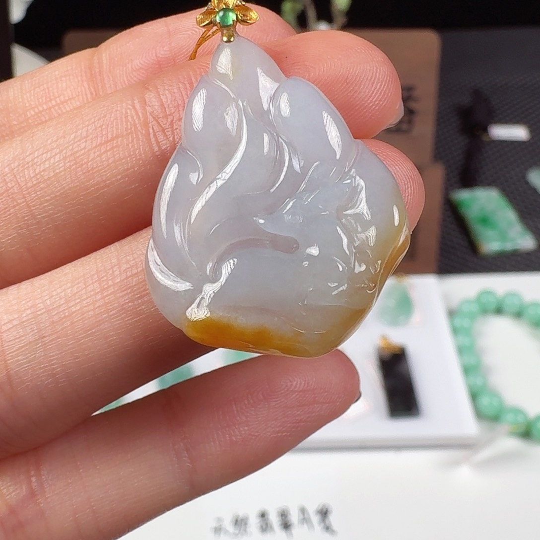 翡翠18K金镶嵌颈饰