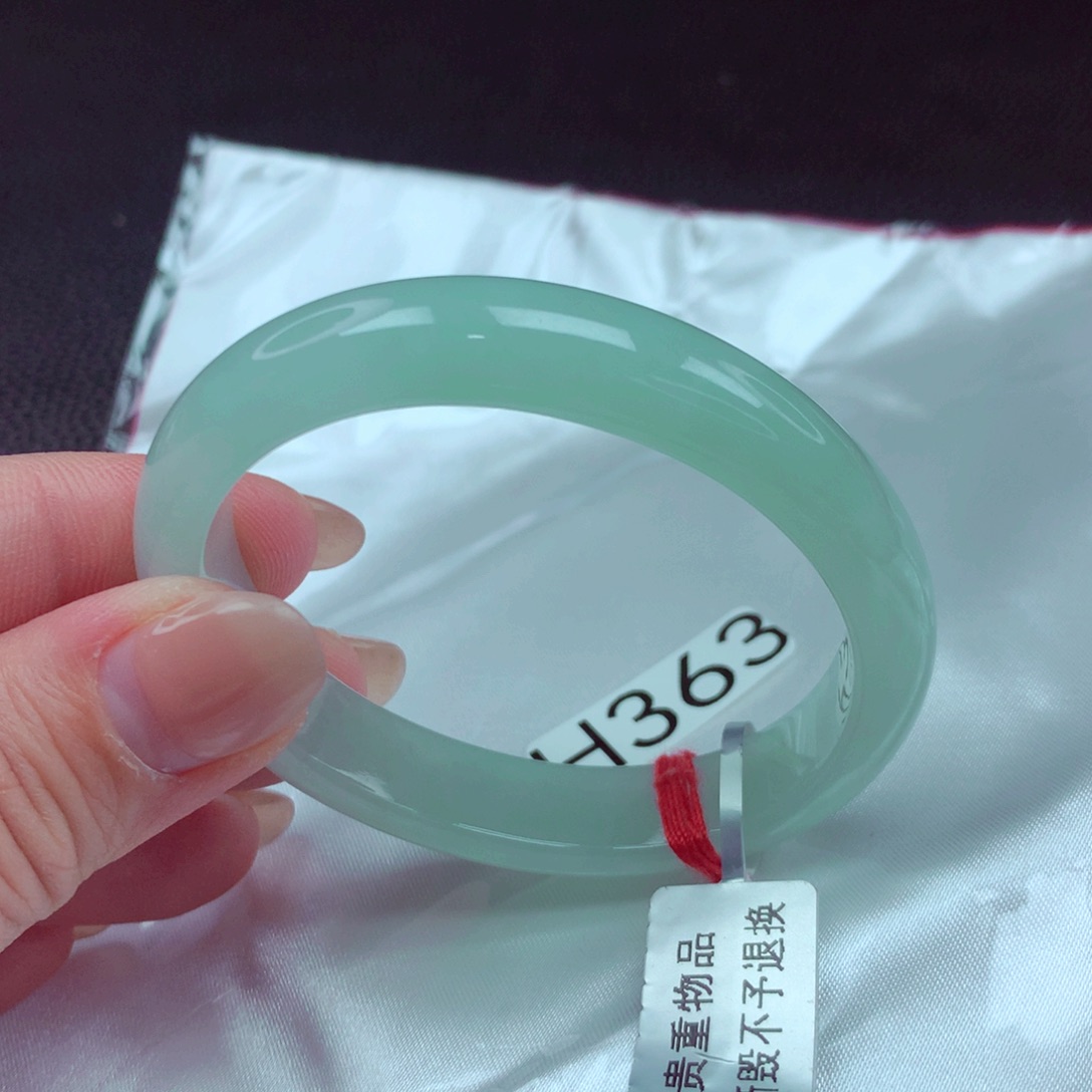 翡翠手镯未镶嵌手镯88