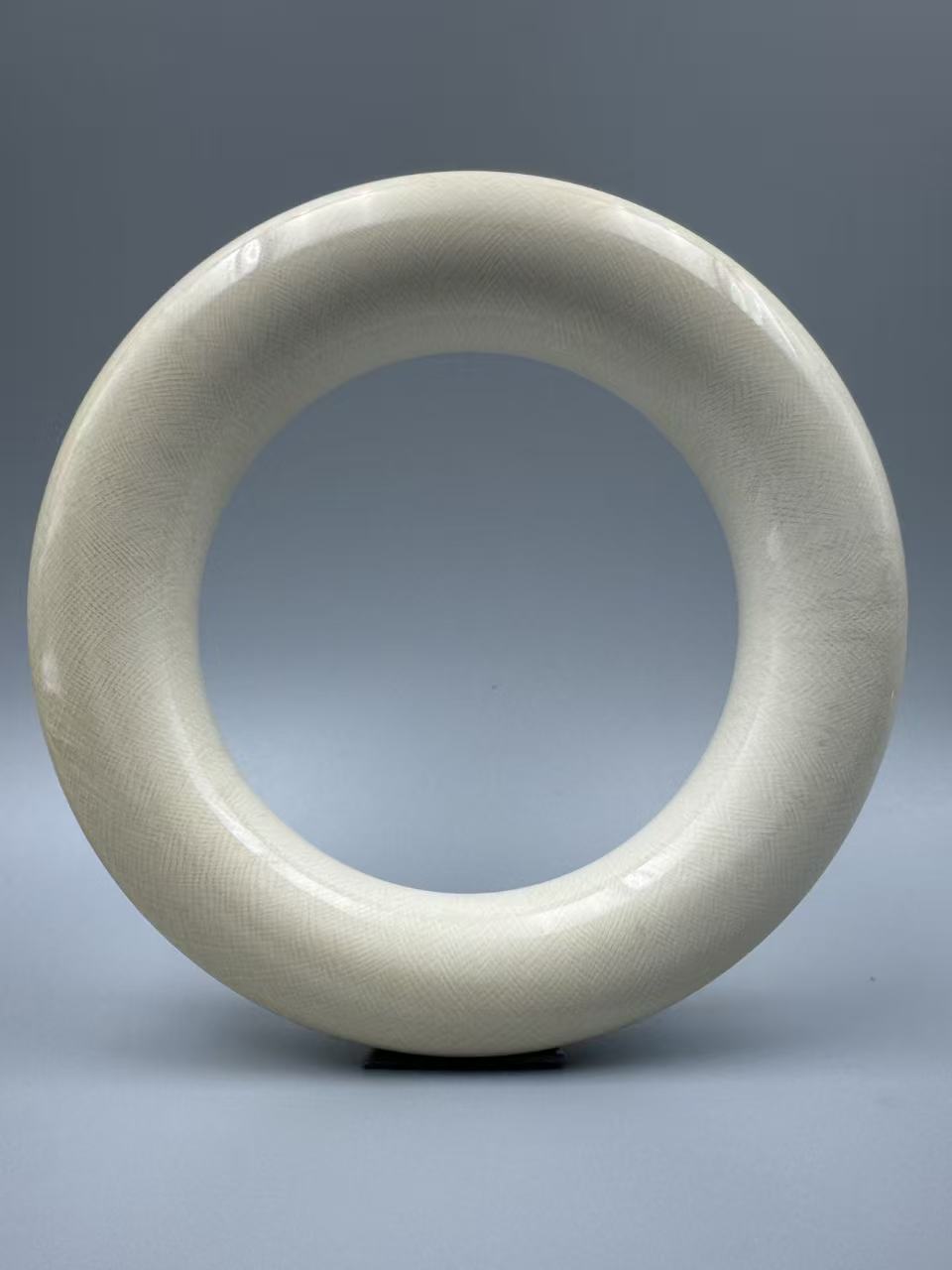 M50583天然猛犸牙满纹芝士皮西藏手镯圆镯男士161.3g 61.4*20.1mm