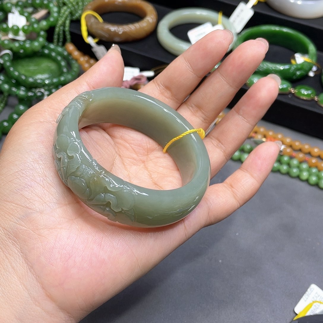 和田玉手镯56圈口79未镶嵌