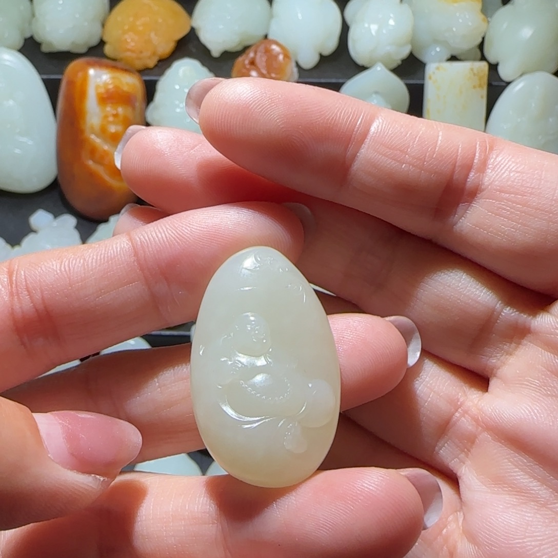 和田玉未镶嵌颈饰