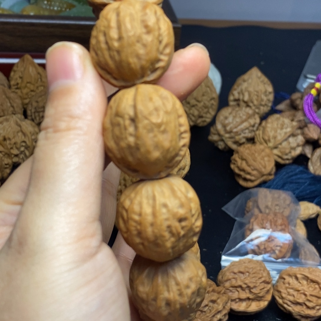 文玩核桃吊坠秋子24