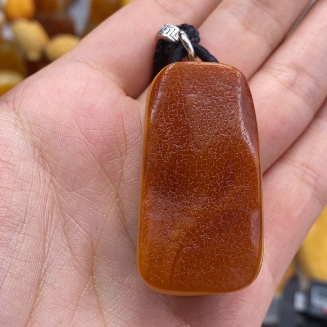 琥珀吊坠(赠链)未镶嵌