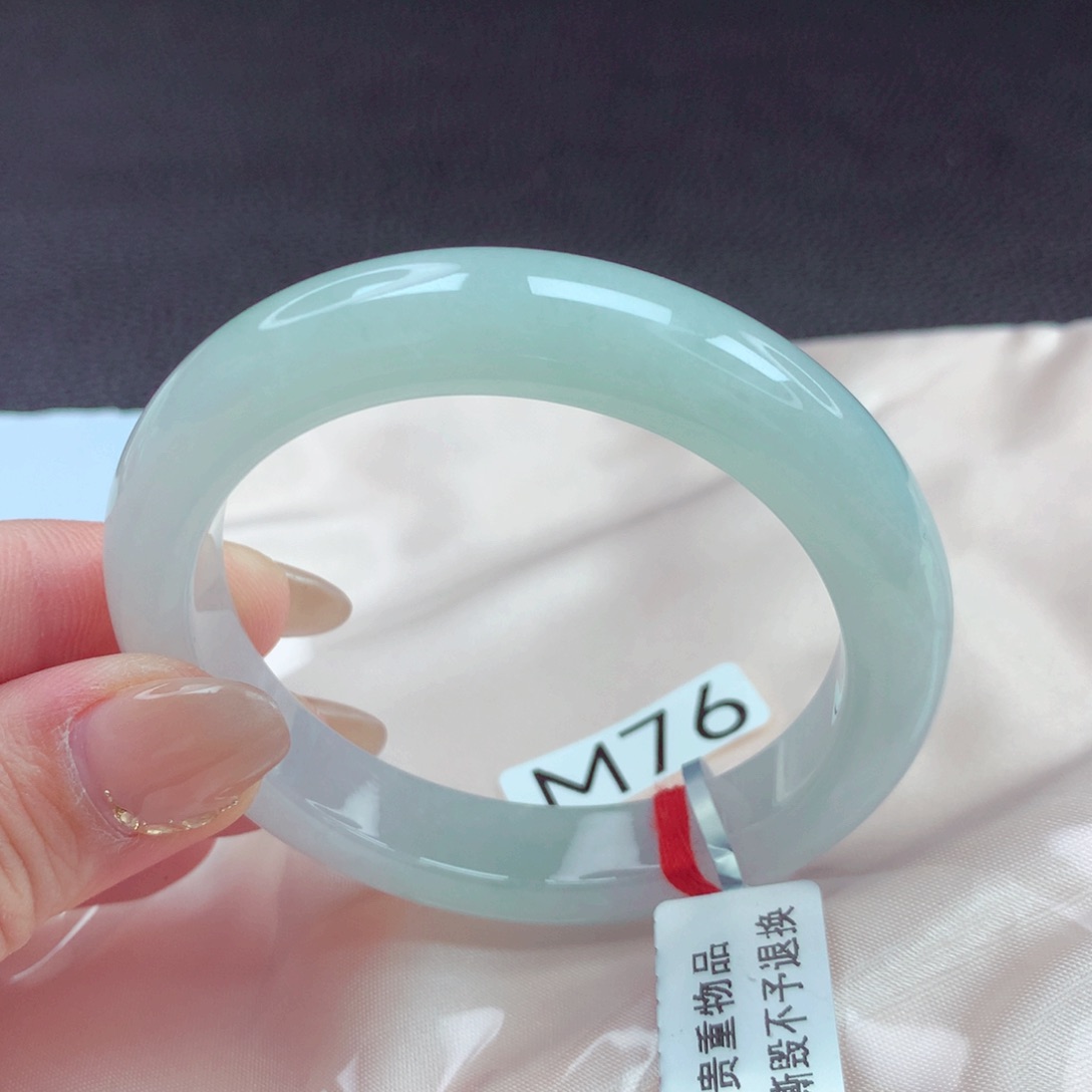 翡翠手镯未镶嵌手镯88