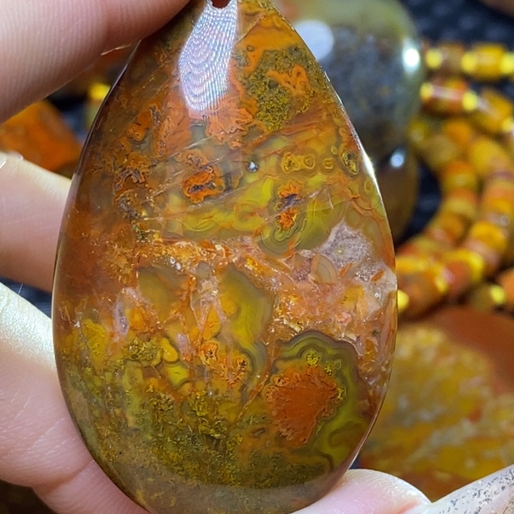 玛瑙/玉髓颈饰未镶嵌发*