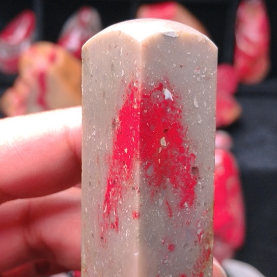 昌化鸡血石昌化鸡血石精品方章