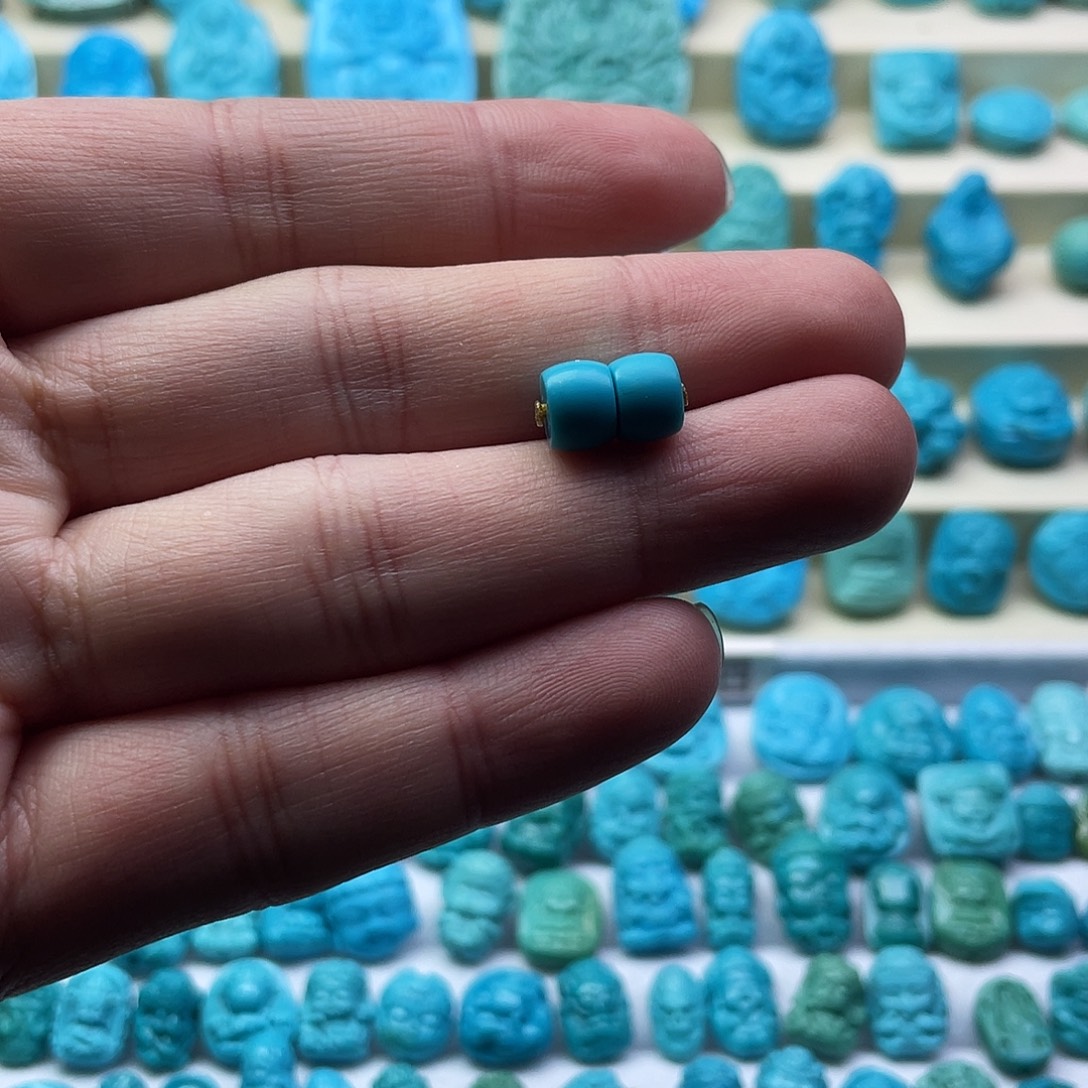 绿松石未镶嵌颈饰