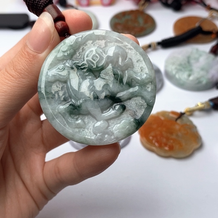 翡翠未镶嵌颈饰翡翠