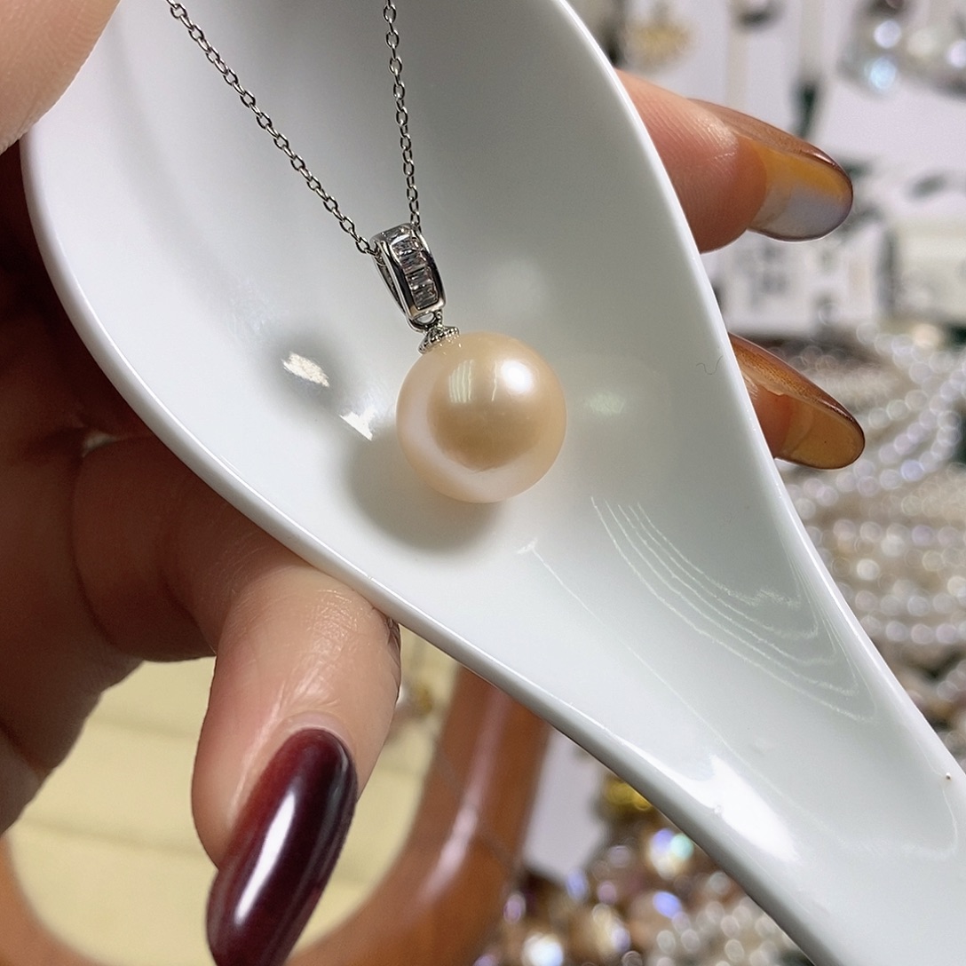 丽***生淡水珍珠耳饰未镶嵌