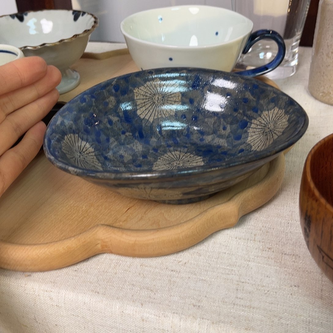 瓷片椭圆青花团纹钵