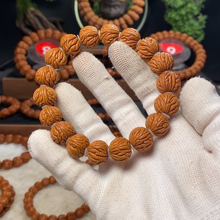 桃核吊坠M***.秦岭龙纹