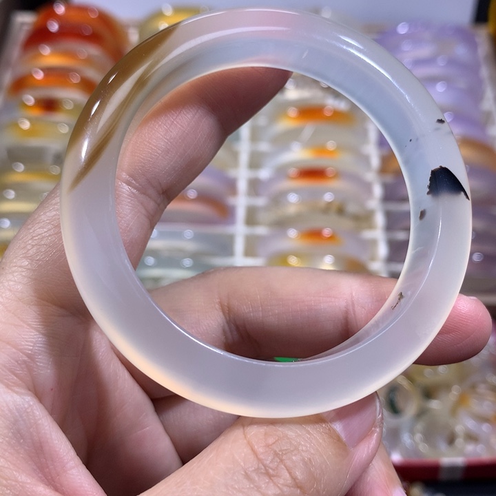 玛瑙/玉髓手镯未镶嵌