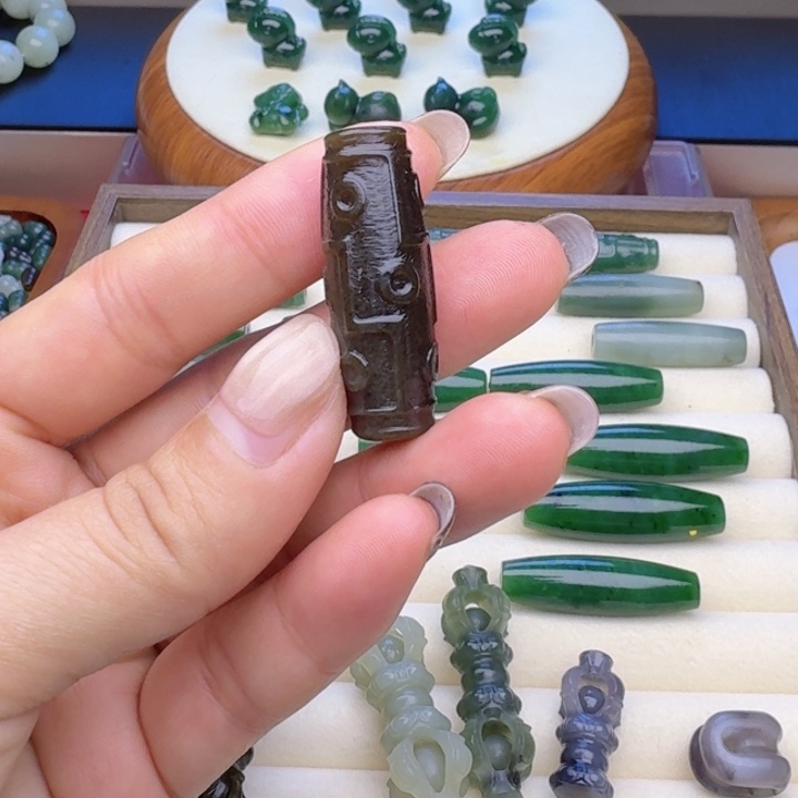 K***T和田玉（糖玉）未镶嵌车挂