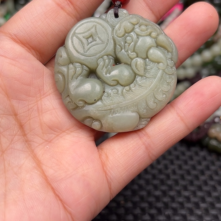 颈饰未镶嵌和田玉