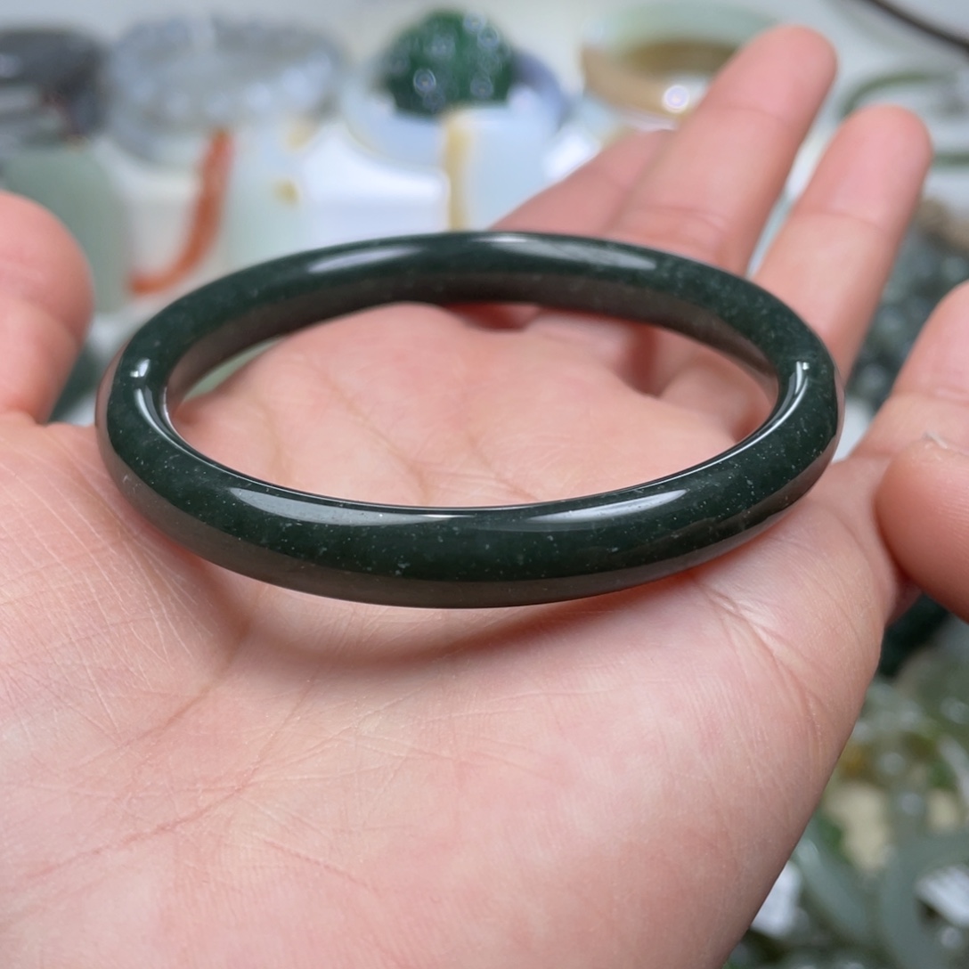 和田玉未镶嵌颈饰57.5圈口