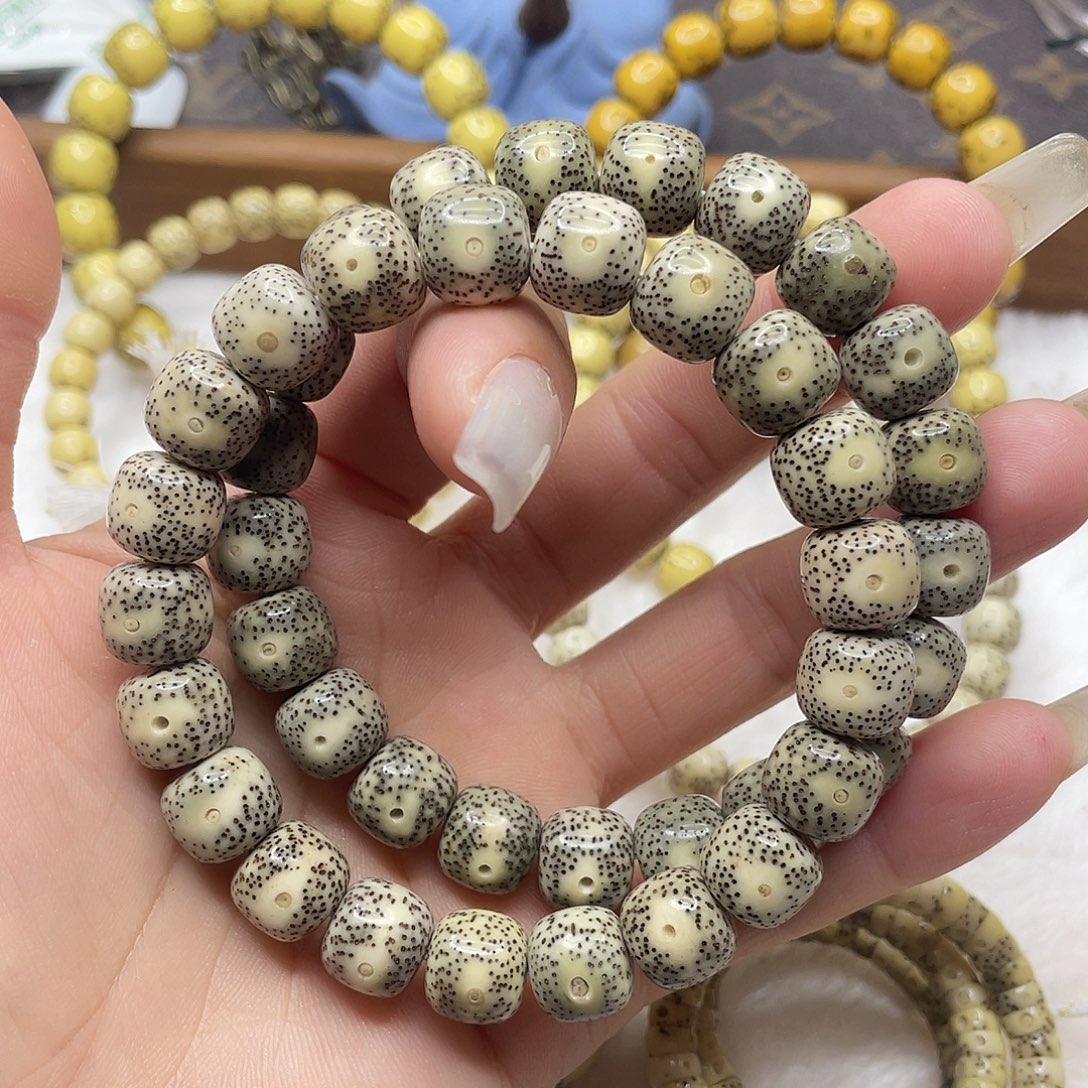 星月菩提吊坠石玉料瓷白绿小眼睛卡11