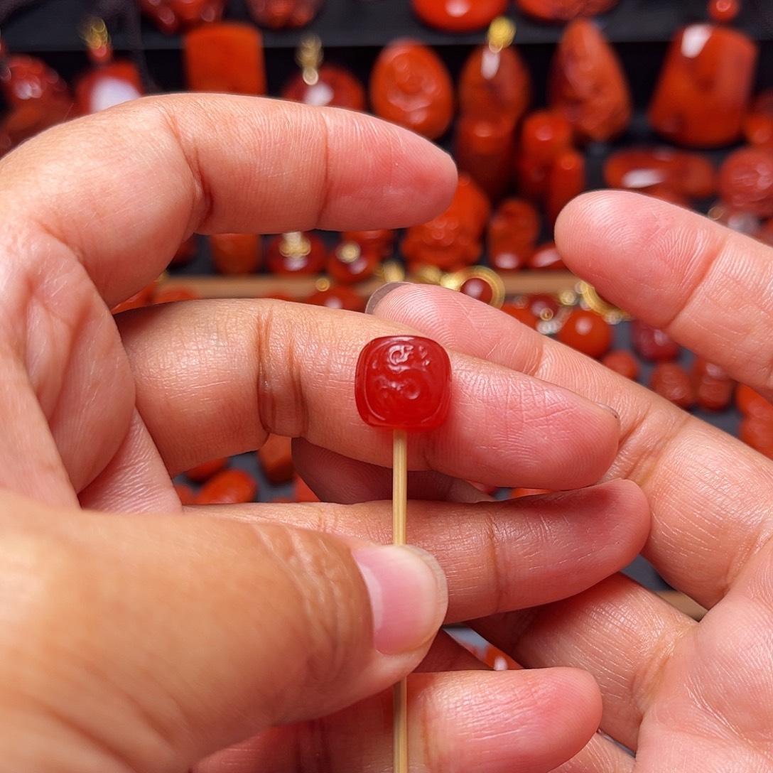 南红玛瑙未镶嵌配饰冰红老型11.8