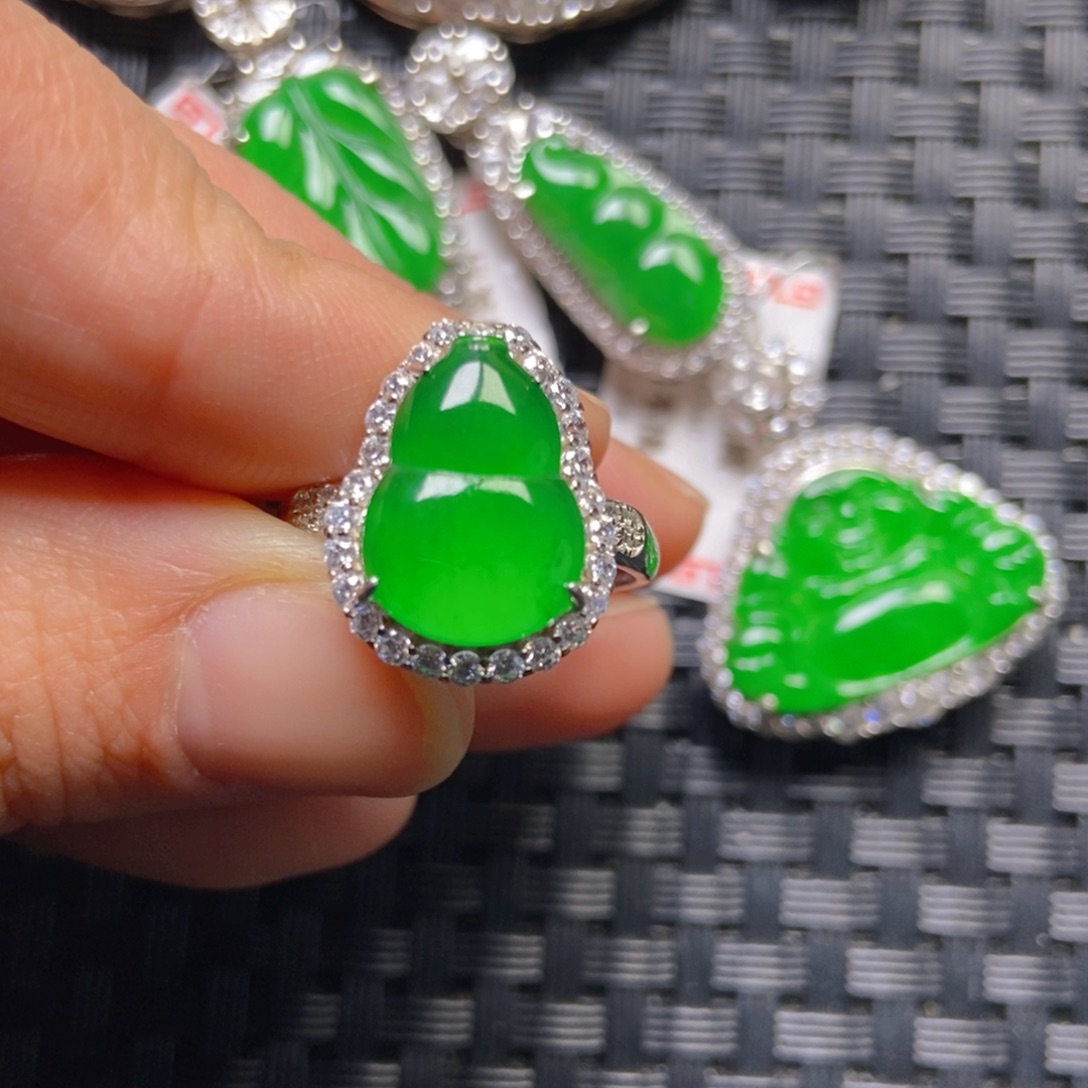 马***胎翡翠银S925镶嵌颈饰葫芦女戒