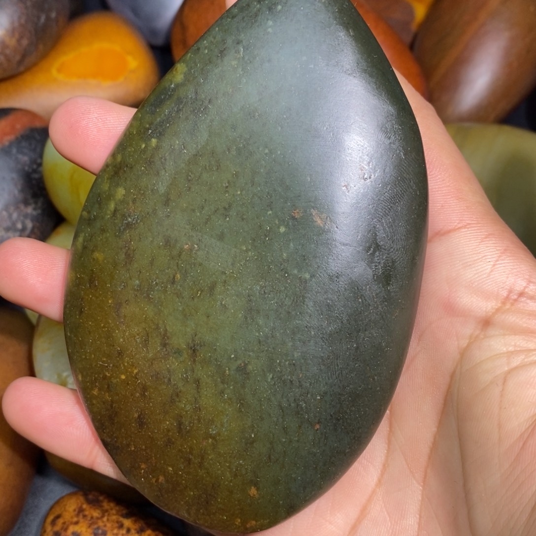 和田玉未镶嵌珠宝奇石