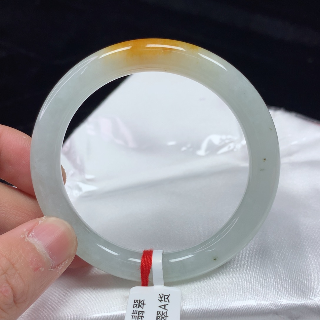 翡翠手镯（圆镯）未镶嵌55.1
