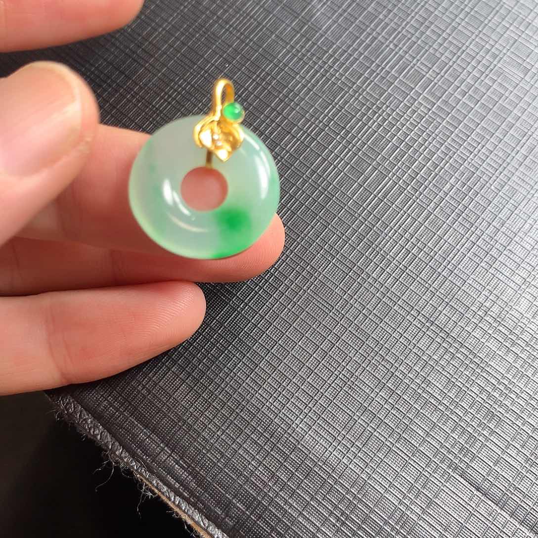 翡翠颈饰18K金镶嵌翡翠