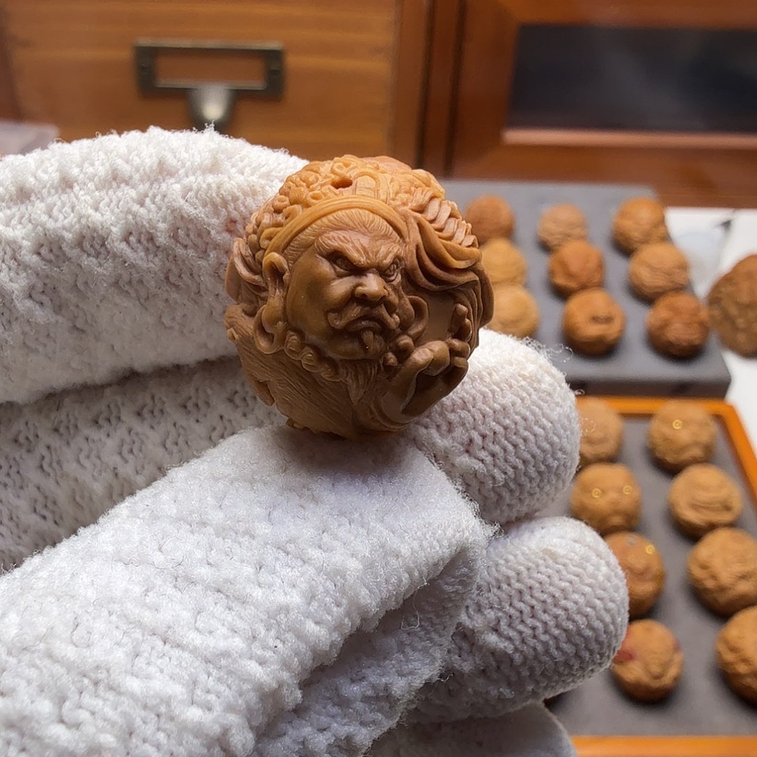 吊坠猴头核桃黄财神