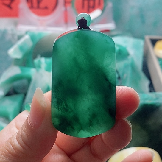 石英质玉未镶嵌颈饰