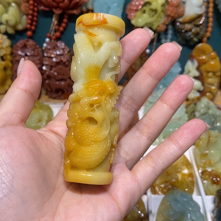 军***哥蛇纹石玉未镶嵌颈饰