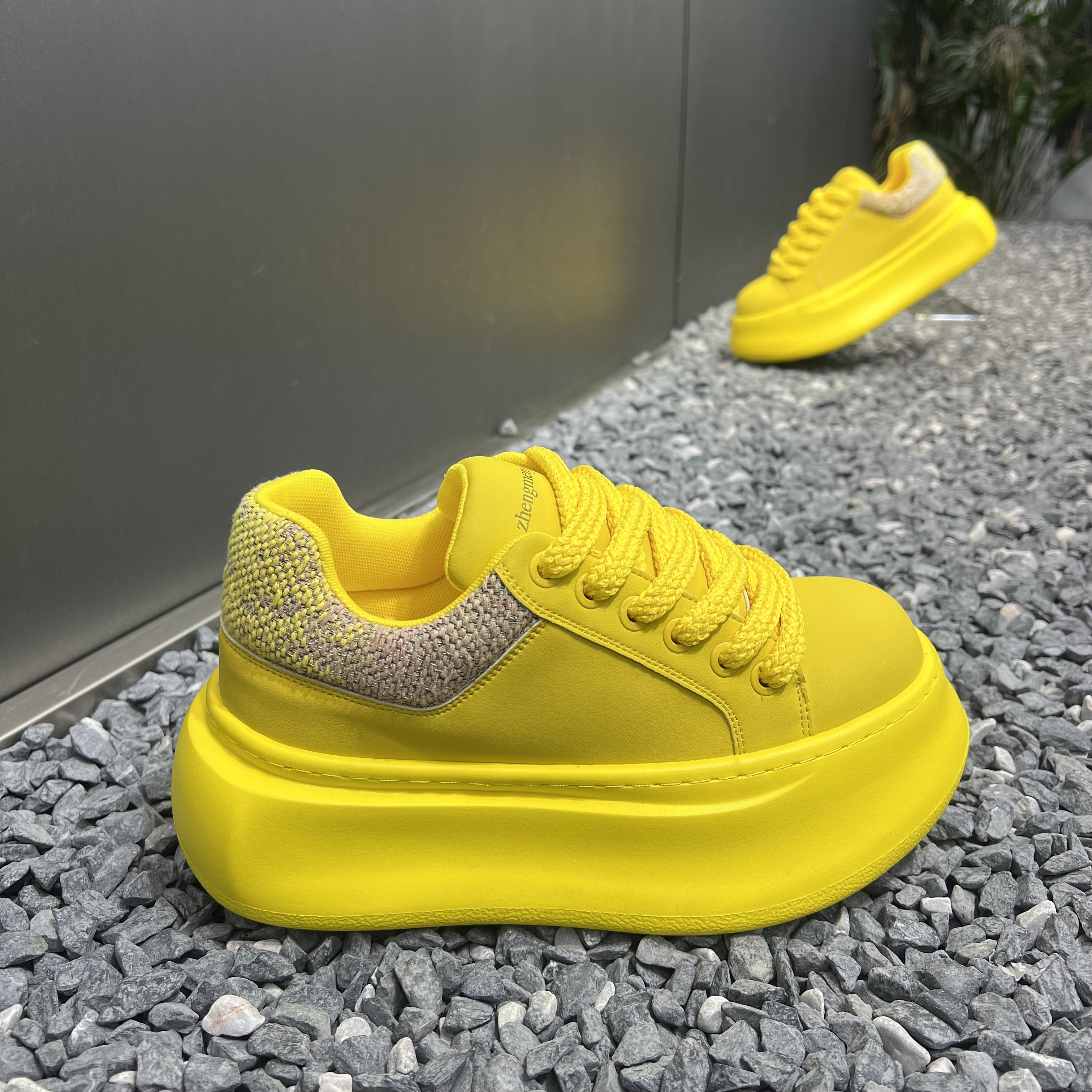 男鞋2026春秋新款厚底增高运动时尚百搭低帮系带潮鞋小白鞋休闲鞋