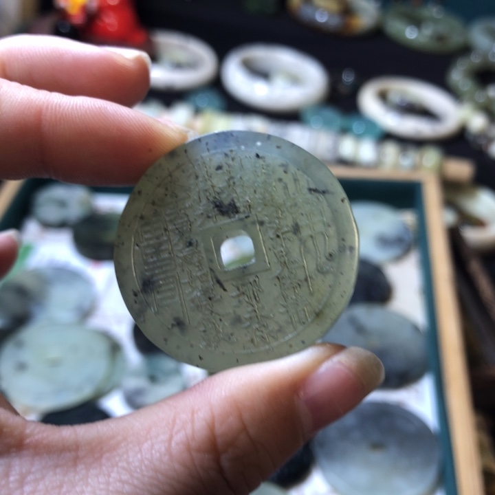 岫玉未镶嵌岫玉挂件