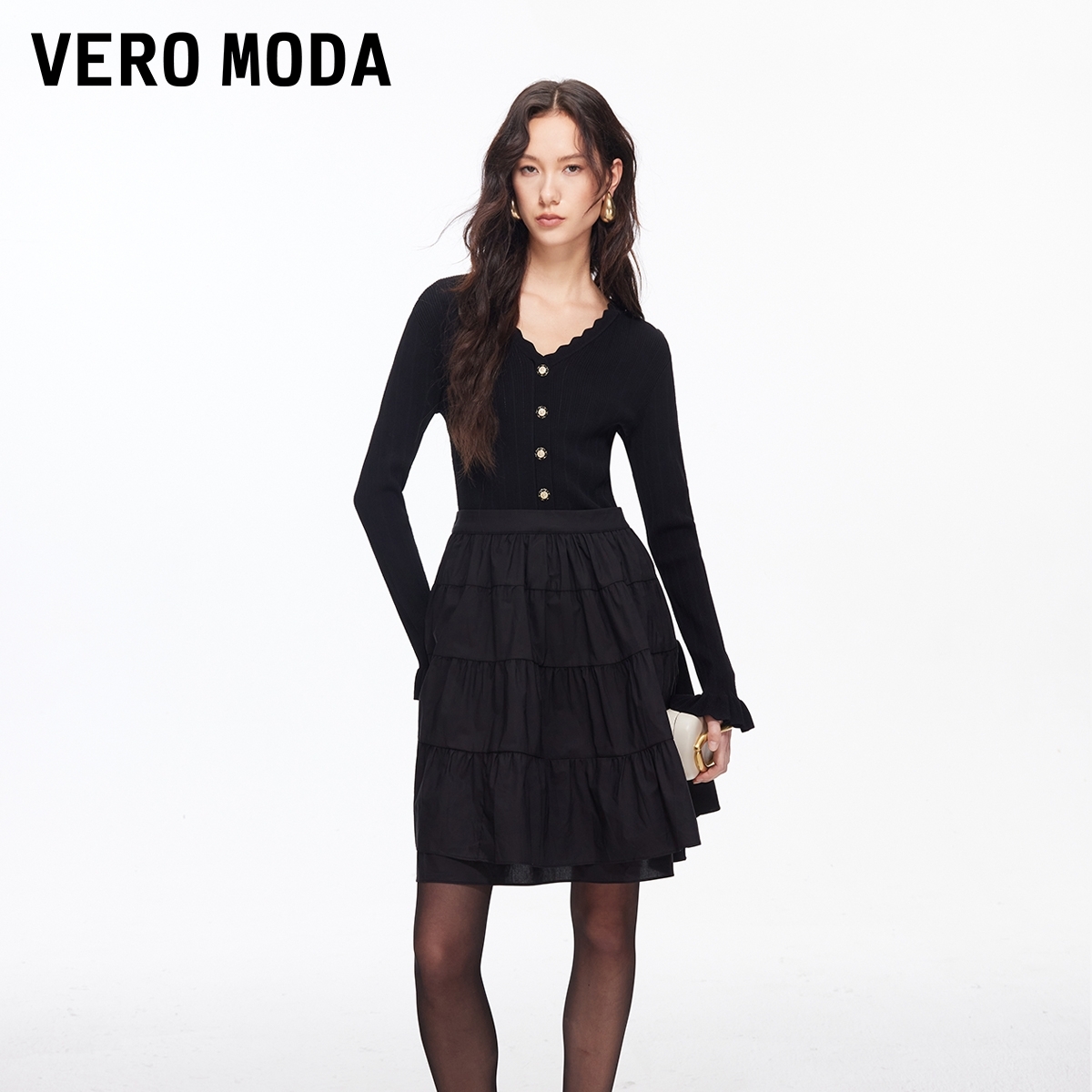 Vero Moda连衣裙2026春季新款装饰扣拼接打褶A摆蓬蓬裙326146003