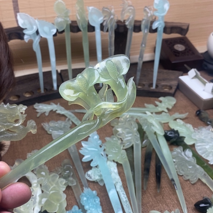 蛇纹石玉未镶嵌发饰