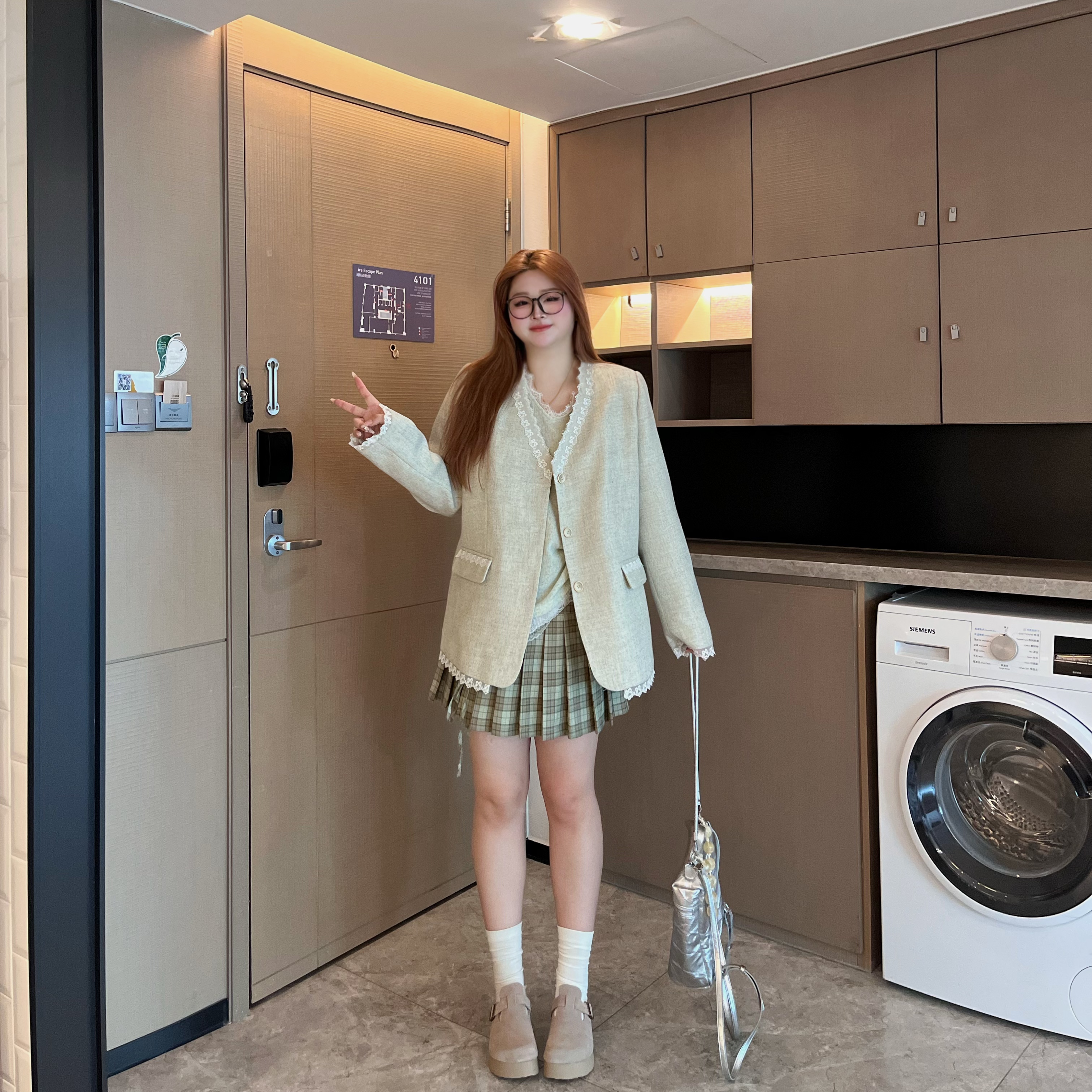 维维&南岛风大码女装2025新春款时尚气质百搭显瘦西装外套ZWW530