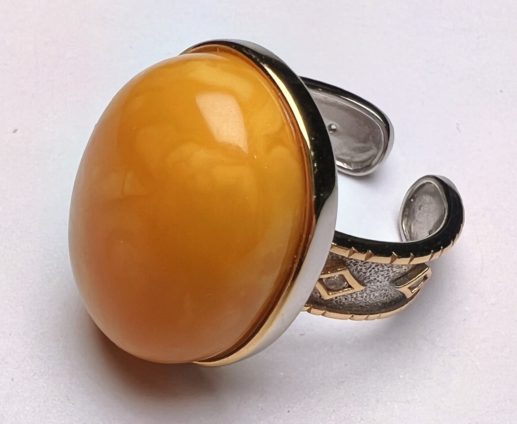 925银镶嵌蜜蜡戒指