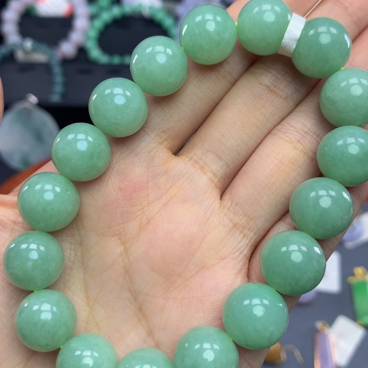 翡翠手链未镶嵌翡翠