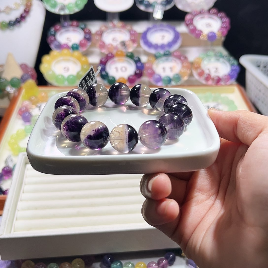 手链未镶嵌萤石?**吖438 73拍6笔紫半盆