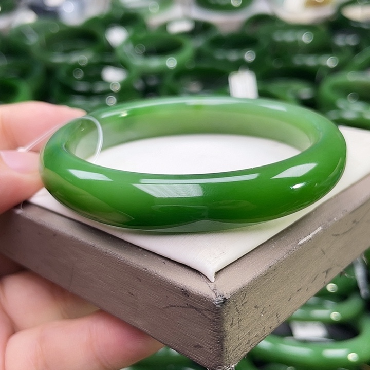 未镶嵌手镯和田玉（碧玉）