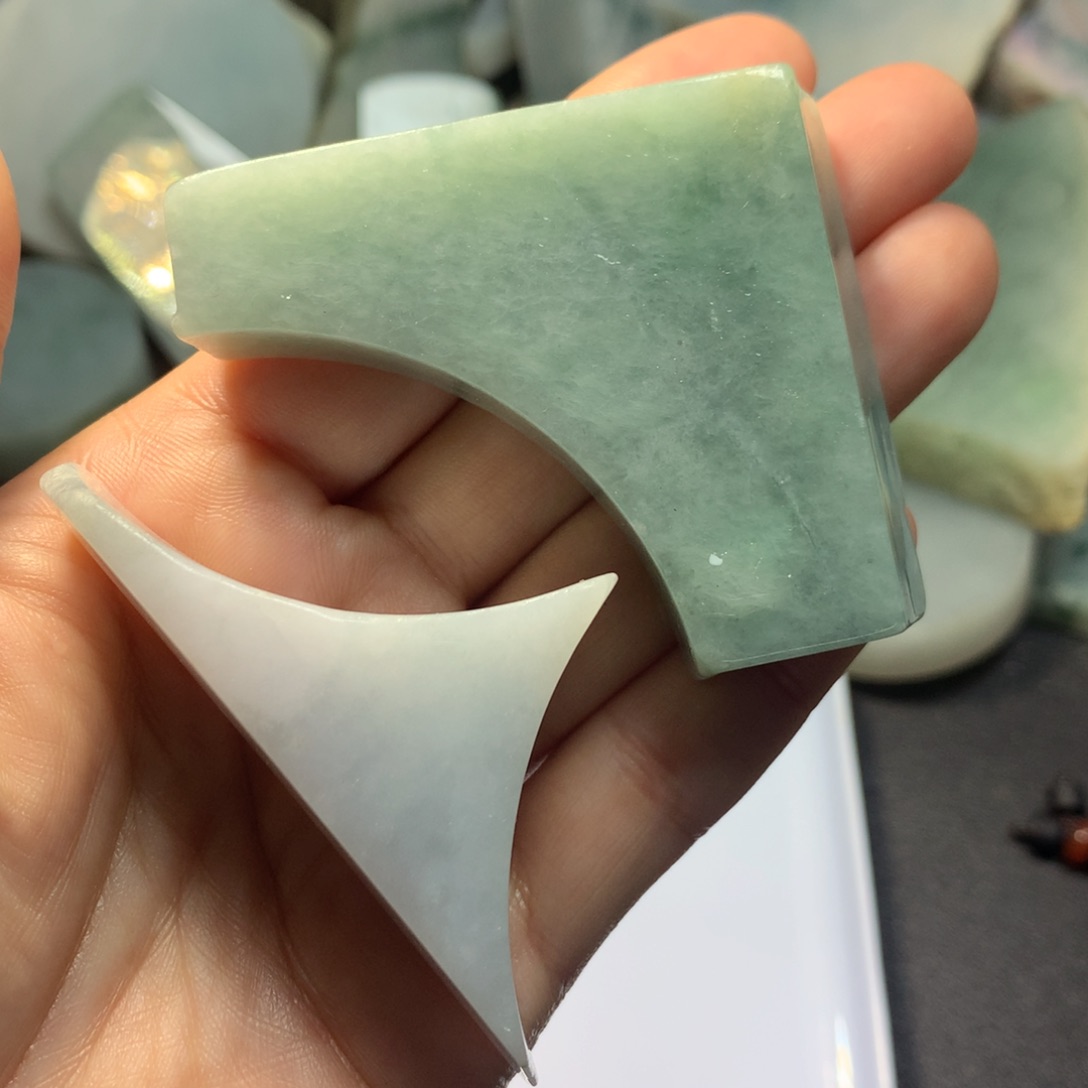 翡翠颈饰未镶嵌料子
