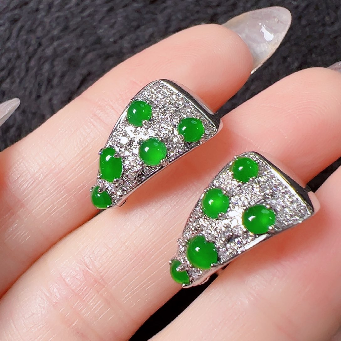 翡翠18K金镶嵌耳饰签收后24小时鉴赏期，过时不退