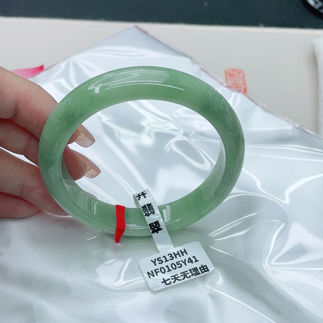 翡翠手镯未镶嵌正56,5