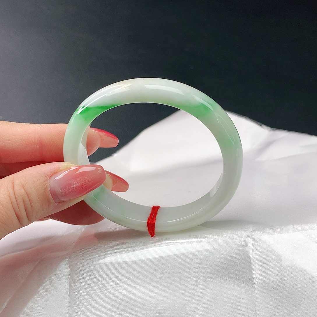 翡翠手镯未镶嵌翡翠074