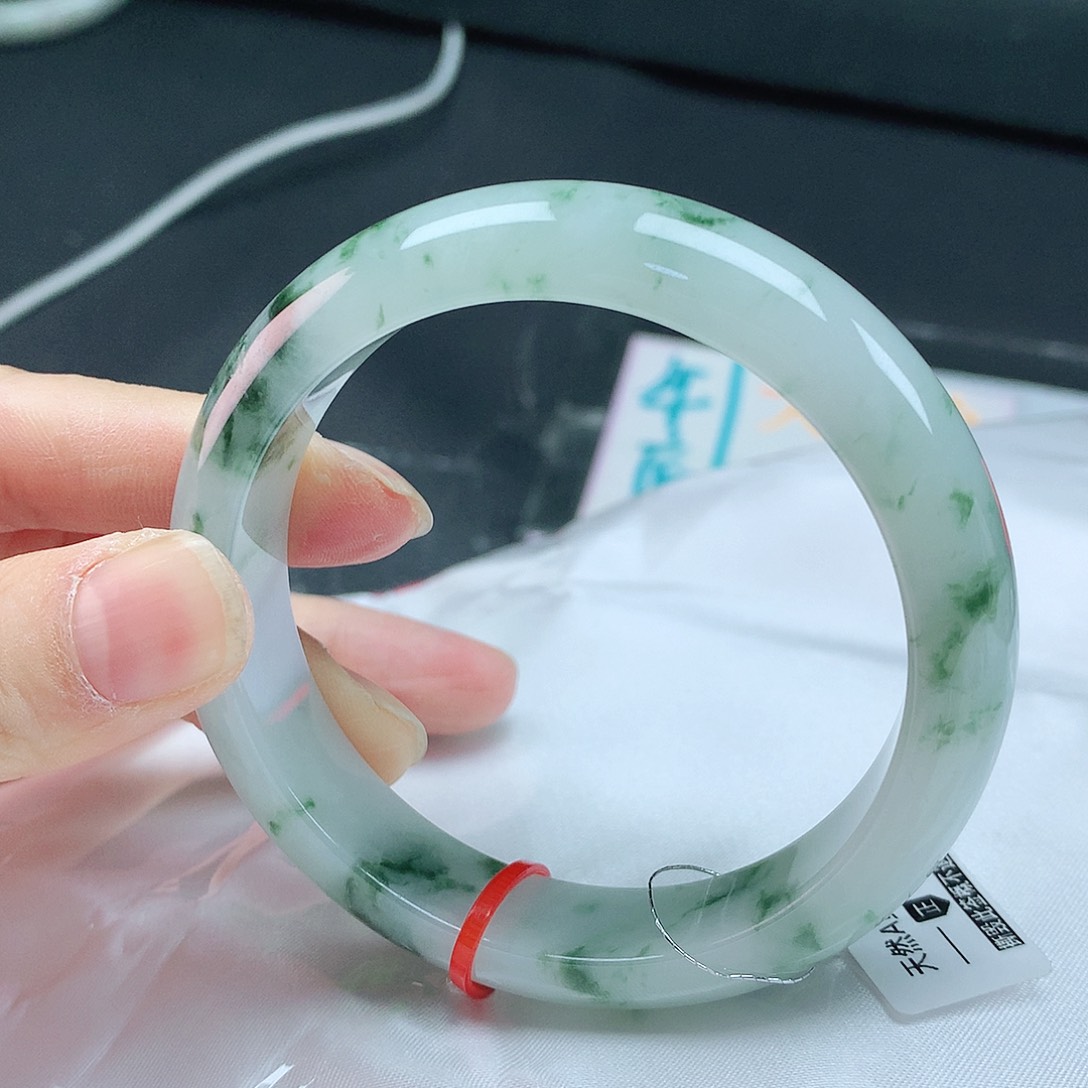 翡翠手镯未镶嵌57+圈