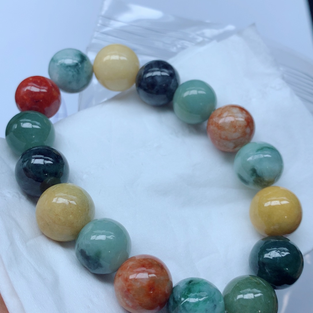 翡翠颈饰未镶嵌牌子